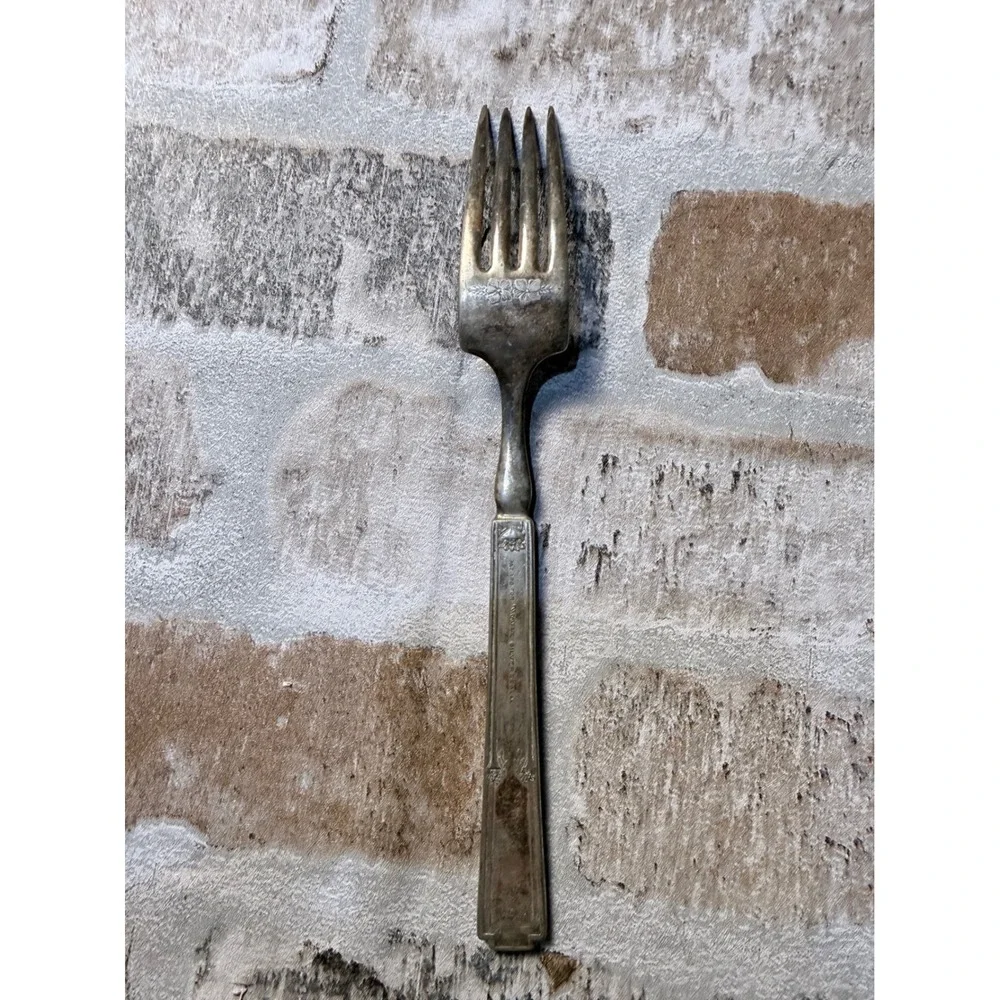 Vintage Victor Silver Seal Cold Meat‎ Serving Fork Floral Art Deco Silverplate